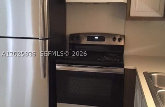 9351 FONTAINEBLEAU BL Gallery 2