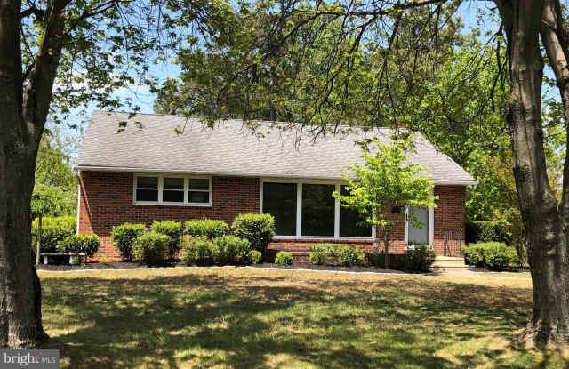 4 SUNSET DRIVE - 4 Sunset Drive, Camden County, NJ 08043