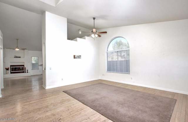 3214 N MEADOW Drive Gallery 4