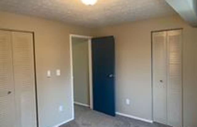 182 Gluck St - 182 Gluck Street, Youngstown, OH 44505