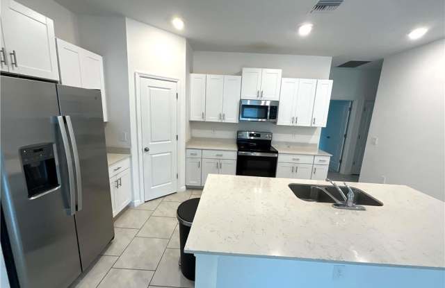 12245 Savanna Lakes Boulevard Gallery 4