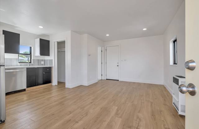 4211 Portola Dr Gallery 2