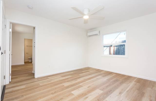 ~PRICE DROPPED!!~ Spacious 1-BR Unit in La Mesa with W/D in unit! Gallery 3