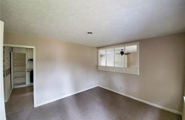 1412 Oakmont Drive Gallery 4