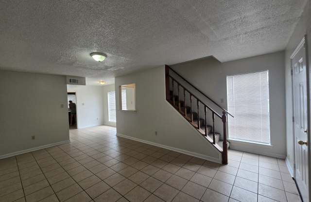 118 D Oakridge Gallery 2