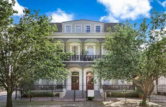 1329 ST. ANDREW Gallery 1