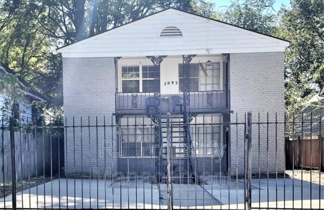 2093 Jefferson Ave photos photos