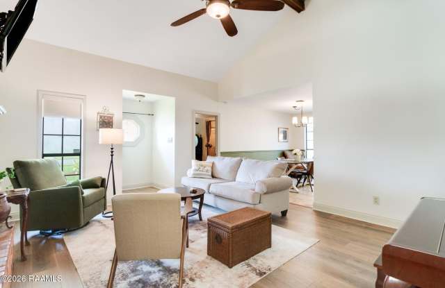 215 Sleepy Hollow Drive Gallery 3