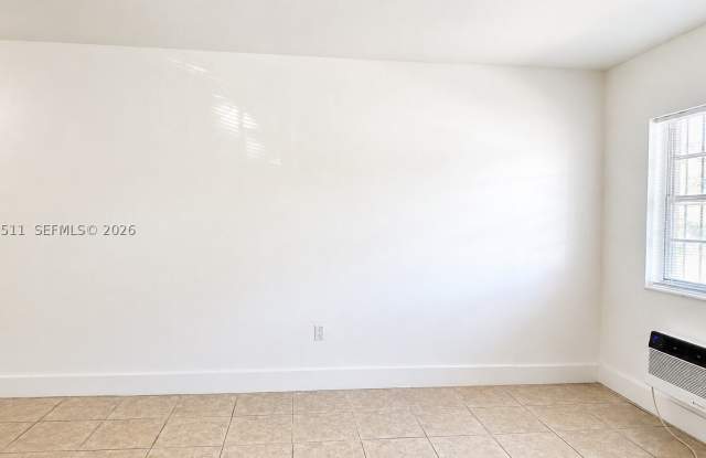 5600 NE 1st Ave Gallery 3