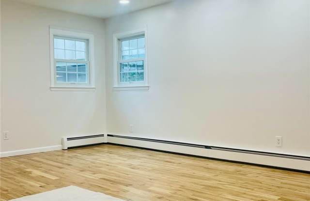 1146 Slabey Avenue Gallery 3