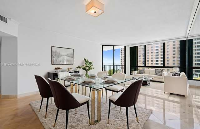 520 Brickell Key Dr photos photos