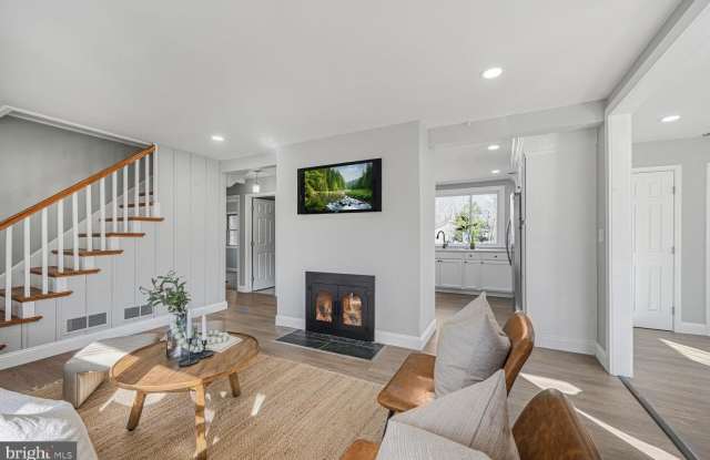 2909 POWDER MILL photos photos