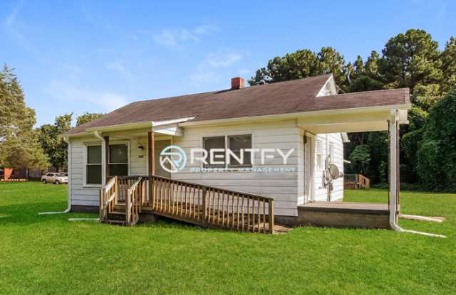 2104 East Greenbriar Road - 2104 East Greenbriar Road, Iredell County, NC 28625