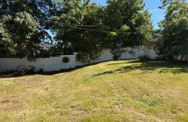 114 White Oak Avenue Gallery 3