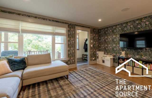 2156 West Cuyler Ave. photos photos