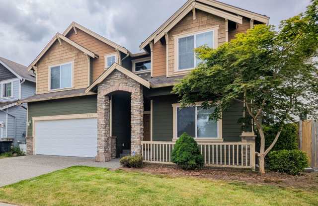 Spacious 4 bed/2.5bth Home W/ New Carpet  LVP Flooring! photos photos