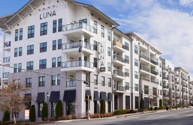 Luna Upper Westside Gallery 2