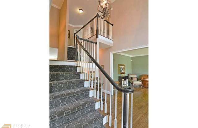5101 Edgerton Dr Gallery 3