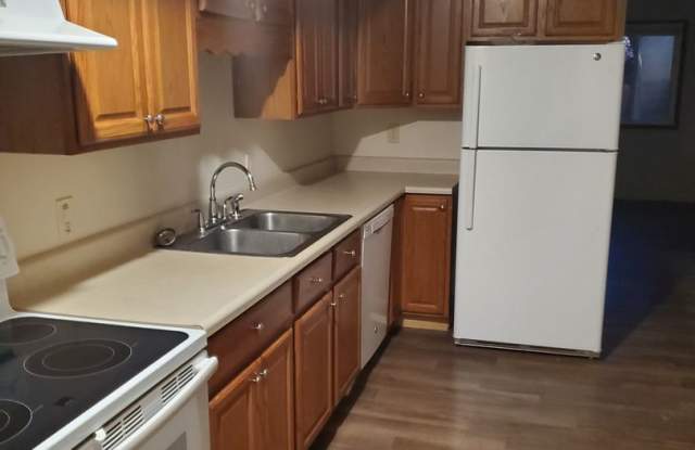 2 Bedroom, 1.5 Bath Duplex in Clinton, IA Gallery 2