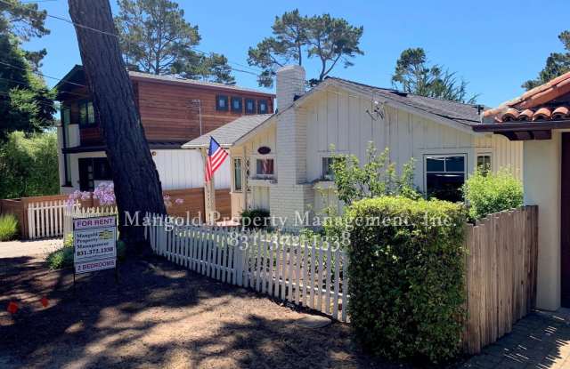 Beautiful 2-Bed 1-Bath Home Located in Carmel-by-the-Sea Neighborhood Gallery 3