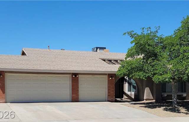 Charming 3BR Home with RV Parking, Courtyard & Covered Patio photos photos