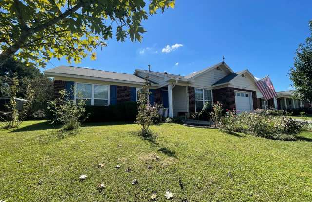Nice Brick 3/2 House in Garden Lakes- $1,595 photos photos