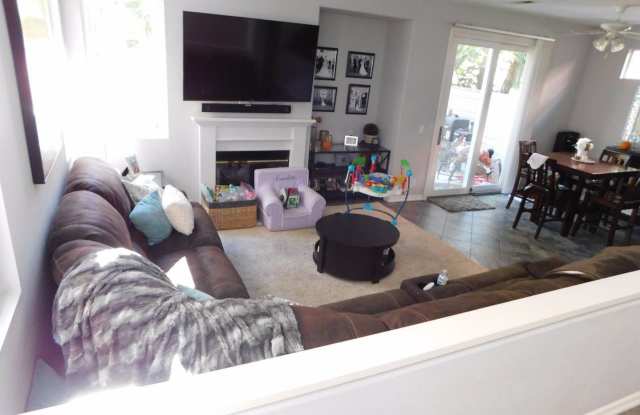 3175 ARIANNA LN. Gallery 2