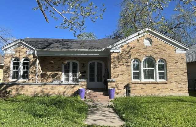 729 W Tarleton Street - 729 West Tarleton Street, Stephenville, TX 76401