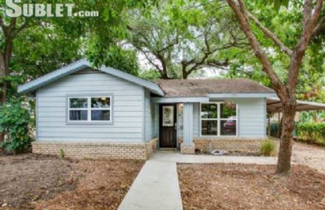 322 Russell Place - 322 East Russell Place, San Antonio, TX 78212
