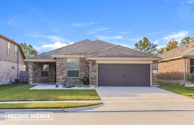 621 Creekview Dr - 621 Creekview Drive, Azle, TX 76020