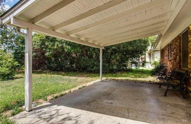 5401 Greenwood Way Gallery 3