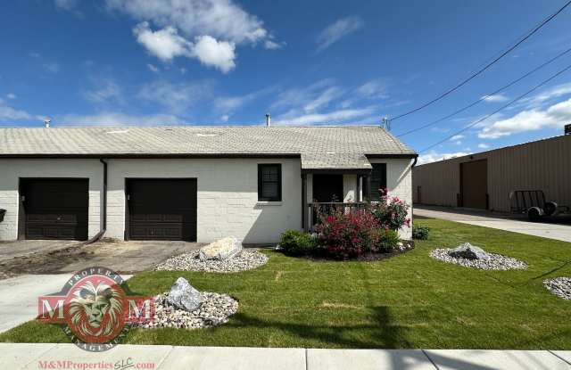 Cozy 1 Bd 1 Bath Remodeled Duplex photos photos