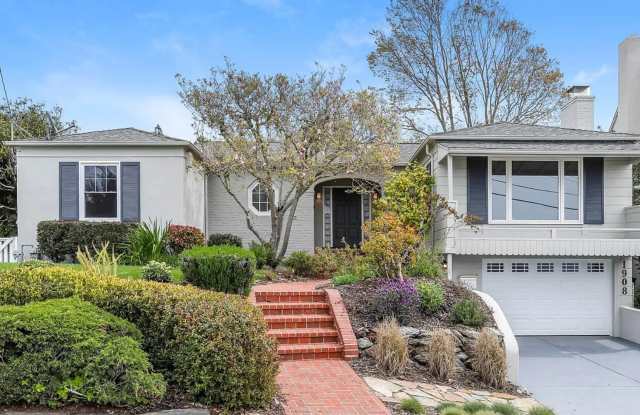 Beautiful Home in Upper Oakmore! photos photos