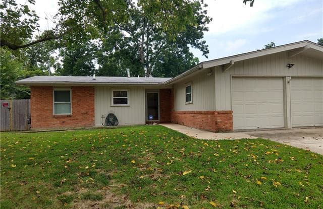 2502 Cloverdale Street - 2502 Cloverdale Street, Arlington, TX 76010
