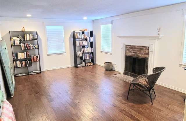 1403 S Donnybrook Avenue Gallery 3