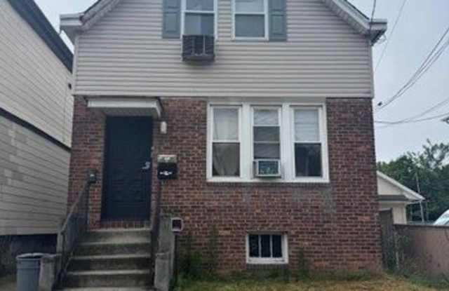 50 Martha Avenue 2 photos photos