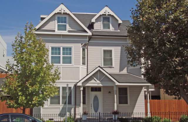 3 year new home with Granite, Stainless Applicances, Refrigerator, Microwave, Washer & Dryer, Hardwood and Carpeting photos photos