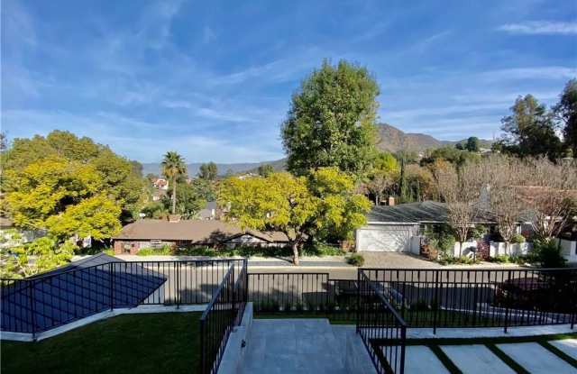 3410 N Knoll Drive Gallery 2