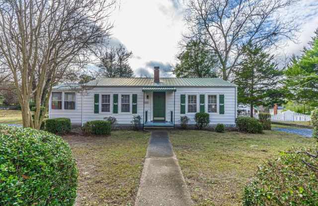 304 High Street - 304 High Street, Aberdeen, NC 28315