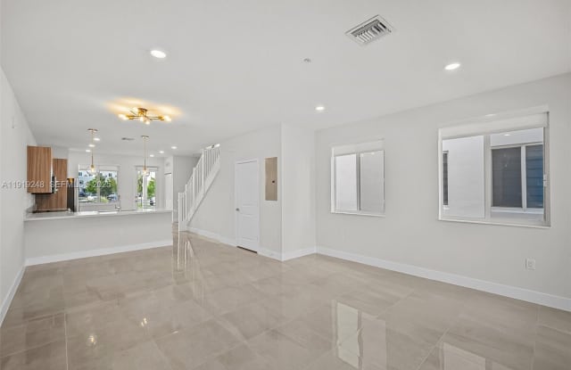 10270 NW 66th St photos photos 10270 NW 66th St photos photos