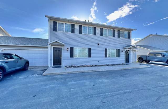 3 Bedroom 1.5 Bath Apartment - 2 car garage photos photos