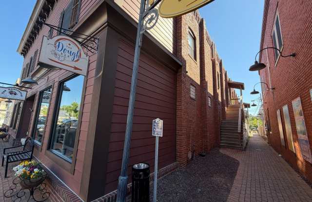 109 UNION Street Gallery 4