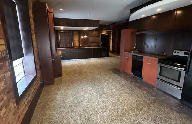 110 E. Allegan Lofts (Accord Management LLC) Gallery 4