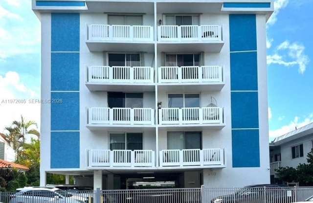 910 Michigan Ave photos photos