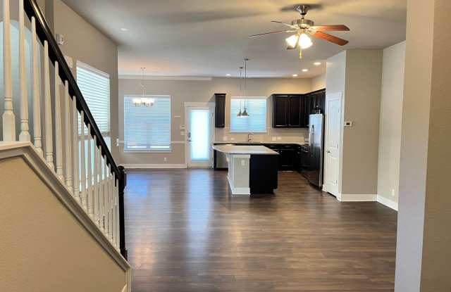 4BR House close to Northfield Mall in Central Park Gallery 3