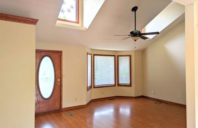 Spacious 4BR/2.5BA House in Fantastic Woodrail South Location On Large Corner Lot of a Cul-de-sac. Close to Schools, Shopping  Dining. AVAIL. NOW Gallery 4