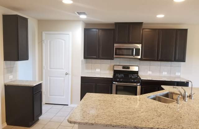 2707 Sunset Bend Gallery 3