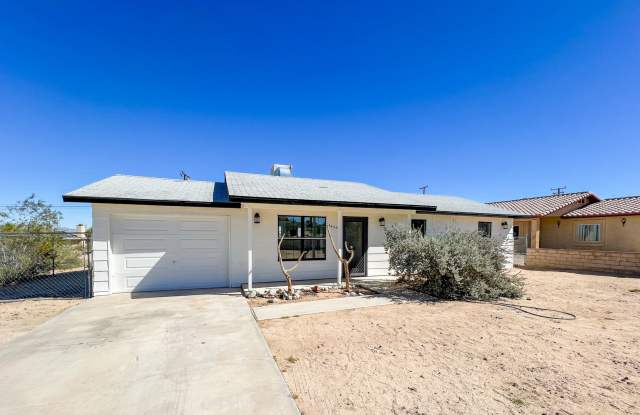 A Newly Remodeled 3 Bedroom photos photos