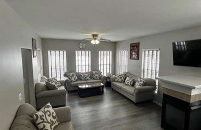 42808 Park Cresent Drive Gallery 3