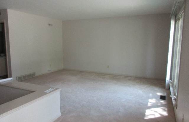 3600 Reed Rd. #8 Gallery 3
